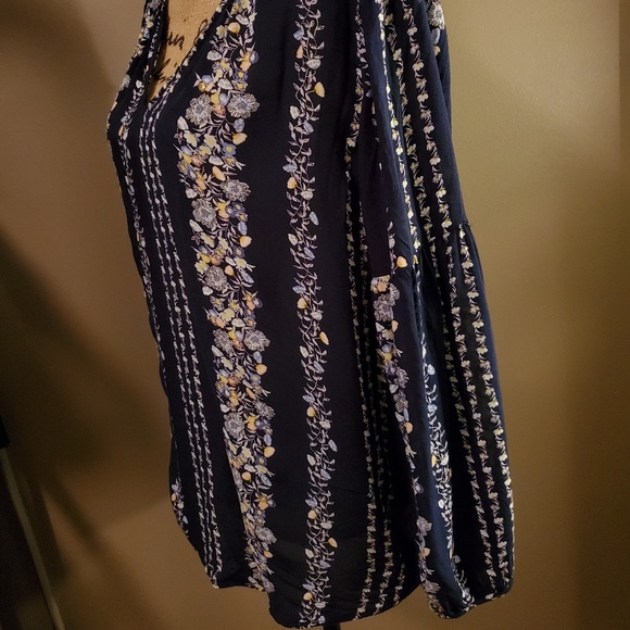 Long Sleeve Breezey old navy top - Picture 2 of 3